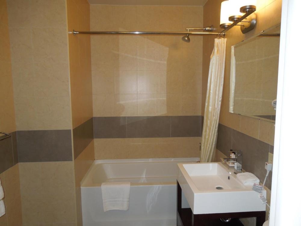 Pointe Plaza Hotel Image 32